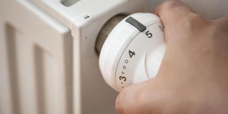 Könnte eine Klimaprämie für Bürgerinnen und Bürger die steigenden Strom- und Energiekosten sozialverträglich abfedern?. Foto: Fabian Sommer/dpa