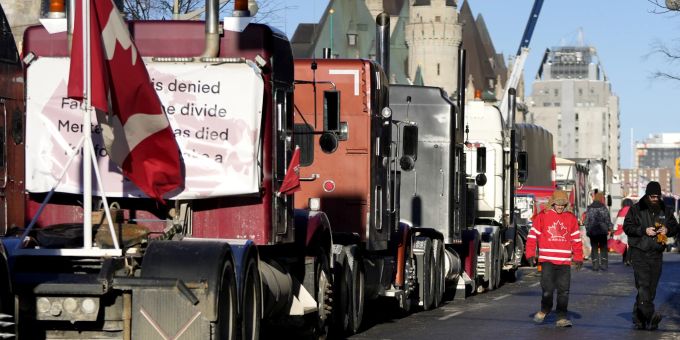 Enthüllt! - 123 Schweizer finanzieren Kanada-Trucker-Proteste