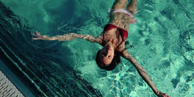 Die 430 Meter tief gelegene Glaubersalzquelle sorgt für das 39.9 Grad warme Wasser im Thermalbad Zurzach. Wellness Thermalbad Bad Zurzach