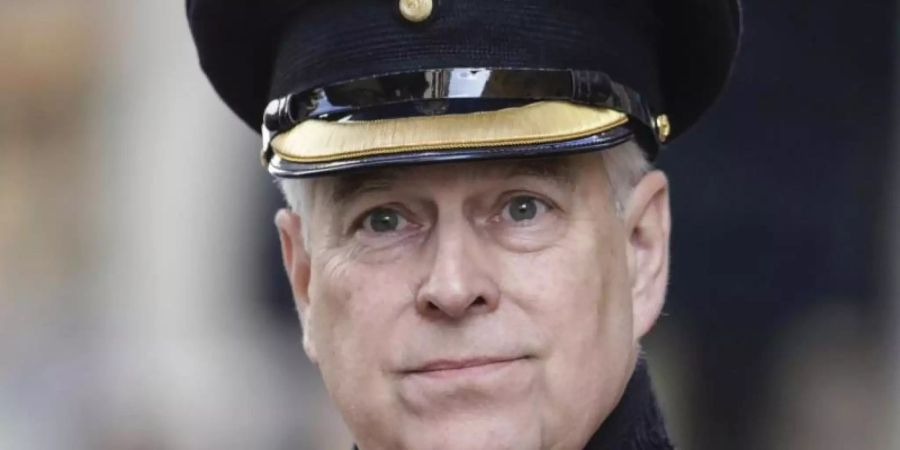 Der britische Prinz Andrew muss sich nun als Privatmann vor Gericht verantworten. Foto: Olivier Matthys/AP/dpa
