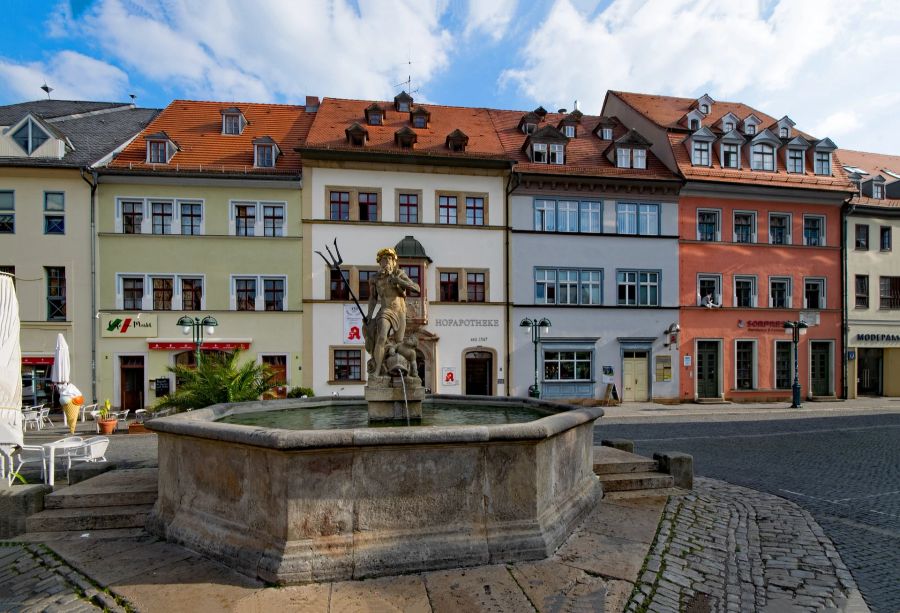 Weimbar Brunnen Platz Geschäfte