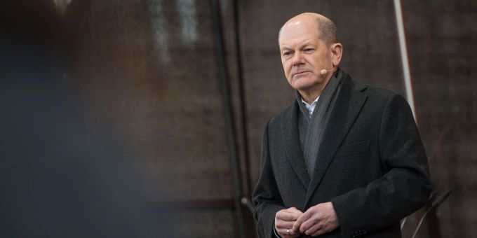 Mit Betroffenen sprechen und sich über ein geplantes neues Wohn- und Gewerbeviertel informieren: Bundeskanzler Olaf Scholz. Mit Betroffenen sprechen und sich über ein geplantes neues Wohn- und Gewerbeviertel informieren: Bundeskanzler Olaf Scholz.