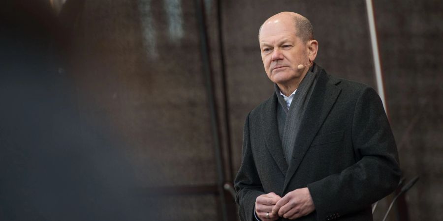 Mit Betroffenen sprechen und sich über ein geplantes neues Wohn- und Gewerbeviertel informieren: Bundeskanzler Olaf Scholz.