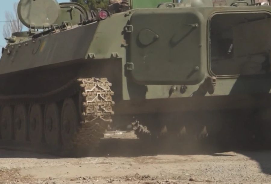 Ein weiteres Militärfahrzeug auf dem Schrottplatz in Kiew.