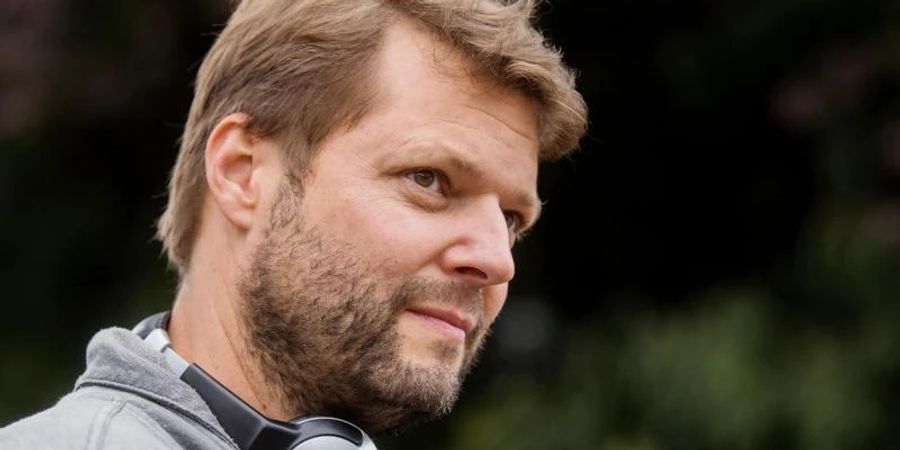 Regisseur Peter Thorwarth bei Dreharbeiten am Set von "Der letzte Bulle" 2018. Foto: Rolf Vennenbernd/dpa