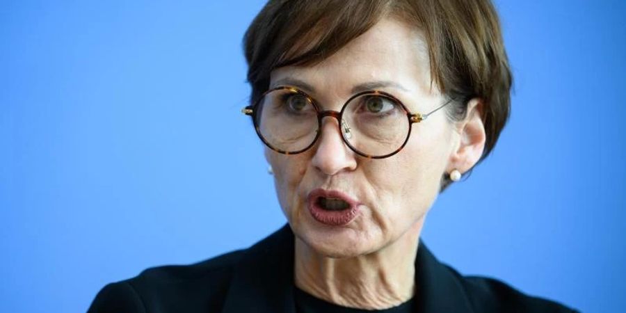 Bettina Stark-Watzinger (FDP) macht sich dafür stark, dass Lehrerinnen und Lehrer, die aus der Ukraine fliehen mussten, an deutschen Schulen unterrichten werden. Foto: Bernd von Jutrczenka/dpa