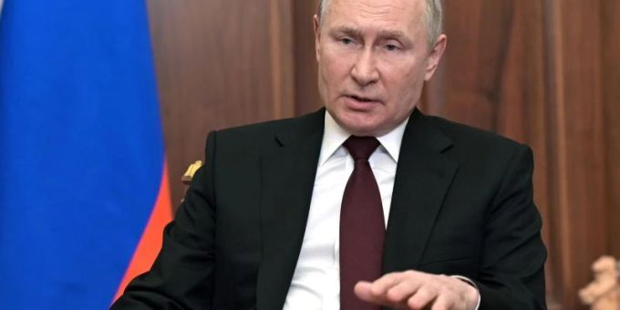 Russlands Präsident Wladimir Putin stellte bei seiner Fernsehansprache die Staatlichkeit der Ukraine infrage. Foto: Aleksey Nikolskyi/Sputnik/dpa ukraine konflikt