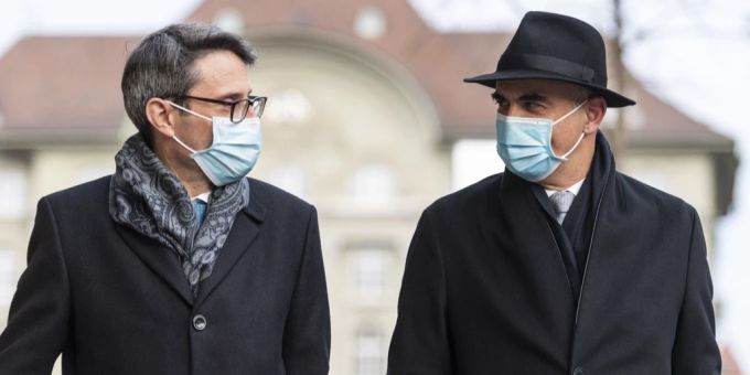 Lukas Engelberger ist das vorgeschlagene Lockerungs-Tempo von Alain Berset und Co. zu forsch – die Kantone unterstützen den Bundesrat allerdings fast unisono. Engelberger Berset Coronavirus