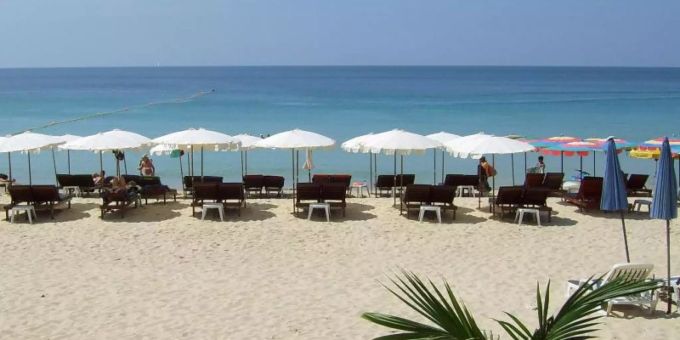 Ein leerer Strand auf Phuket. (Symbolbild) Thailand
