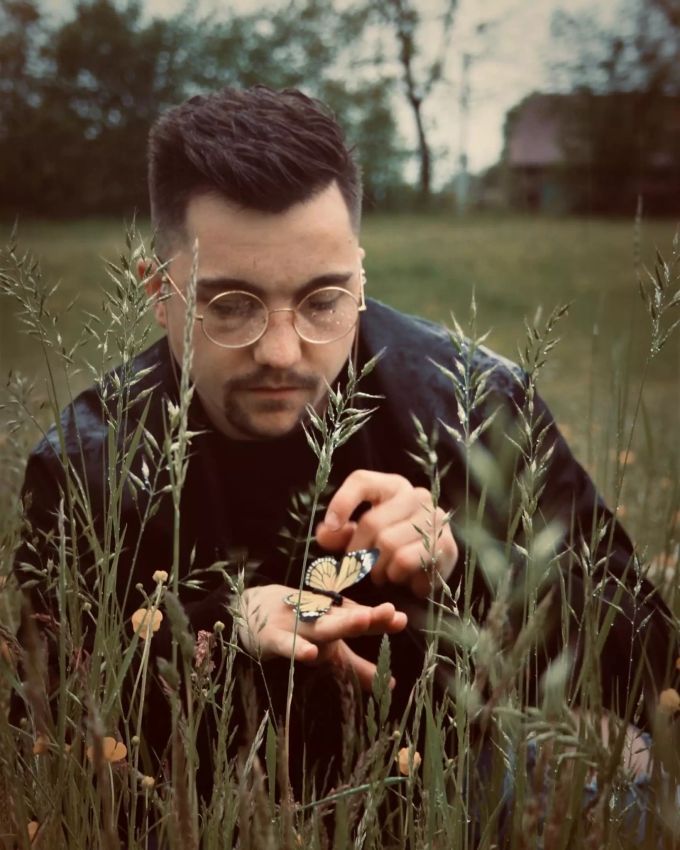 Im Song «Schmätterling» geht es um eine zerbrochene Liebe. Rap