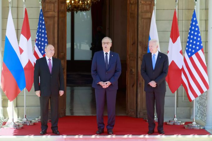 Parmelin (M), Biden (r) und Putin im Sommer 2021 vor der Villa La Grange in Genf. Genf