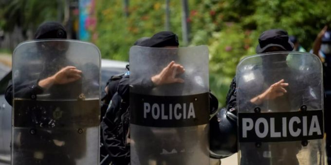 Polizisten vor Haus von Ortega-Widersacherin Chamorro Polizisten vor Haus von Ortega-Widersacherin Chamorro