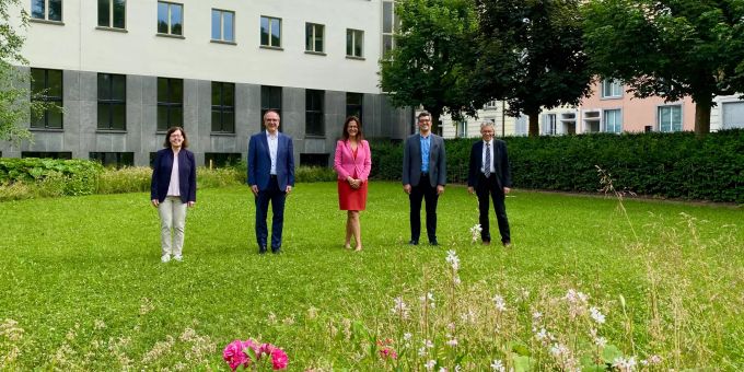 Der neu gewählte fünfköpfige Synodalrat v.l.n.r.: Lilli Hochuli, Ulf Becker, Lilian Bachmann (Präsidentin), Florian Fischer (Vizepräsident) und Norbert Schmassmann. Kanton Luzern