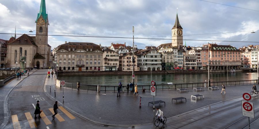 Das Fraumünster beim Rathaus in Zürich.