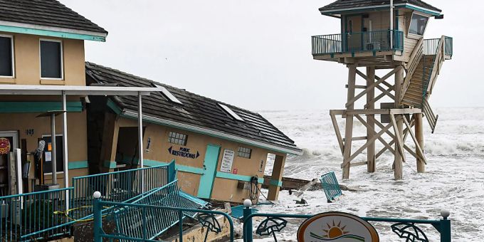 Ein beschädigtes Gebäude in Daytona Beach. Foto: Paul Hennessy/SOPA Images via ZUMA Press Wire/dpa Ein beschädigtes Gebäude in Daytona Beach. Foto: Paul Hennessy/SOPA Images via ZUMA Press Wire/dpa
