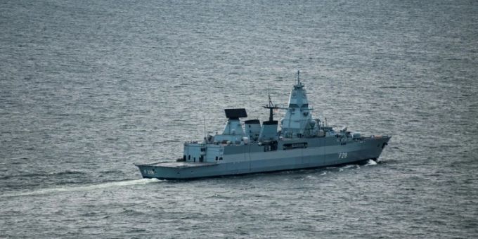 Koblenz - Marine testet Hochenergie-Laserwaffe zum Abschuss von Drohnen