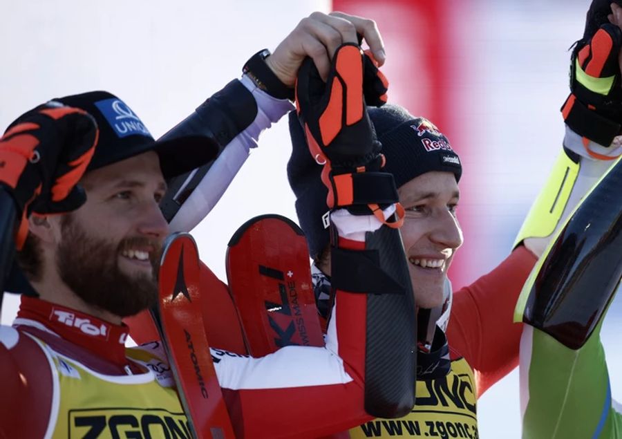 Bis dahin kämpfte Schwarz mit Marco Odermatt (r.) um den Gesamtweltcup.