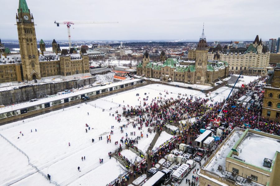 Eine Luftaufnahme zeigt am 12. Februar 2022 Demonstranten in der Nähe des Parlaments in Ottawa.