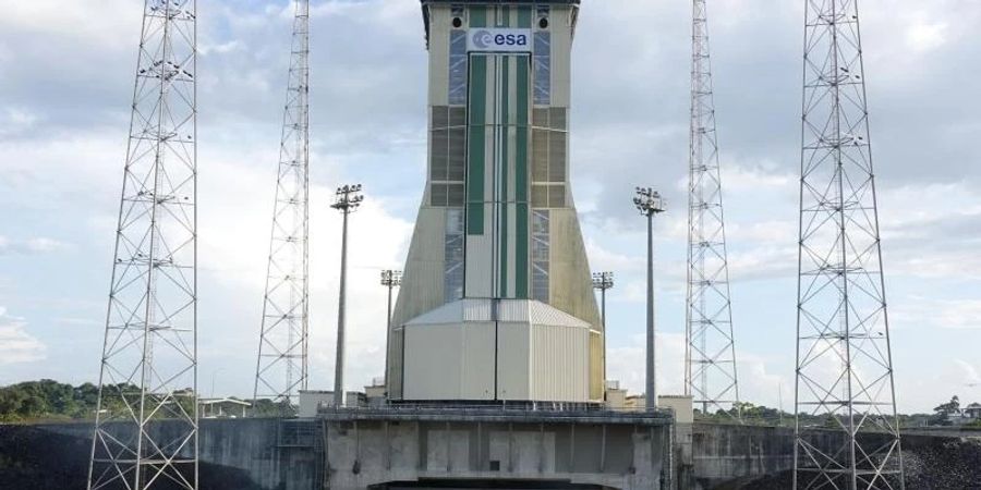 Die Sojus-Rakete wurde von der russischen Weltraumorganisation Roskosmos entwickelt. Als Reaktion auf EU-Sanktionen gegen Moskau setzte Russlands Raumfahrtbehörde die Zusammenarbeit bei Weltraumstarts in Kourou in Französisch-Guyana aus. Nun wird auch die Kooperation mit dem DLR aufgekündigt. Foto: Janne Kieselbach/dpa