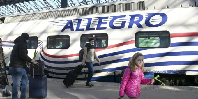 Bisher verkehrte der Allegro-Schnellzug zweimal täglich Bisher verkehrte der Allegro-Schnellzug zweimal täglich