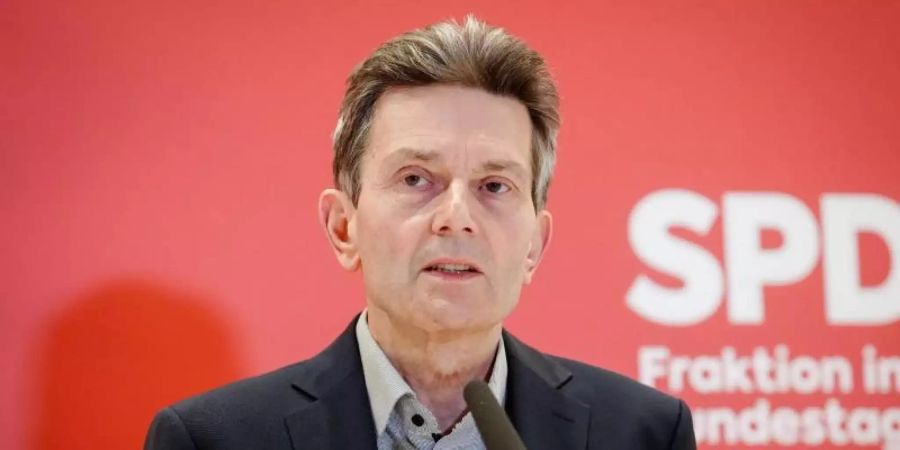 Rolf Mützenich: «Wir werden das im März abgeschlossen haben.». Foto: Kay Nietfeld/dpa