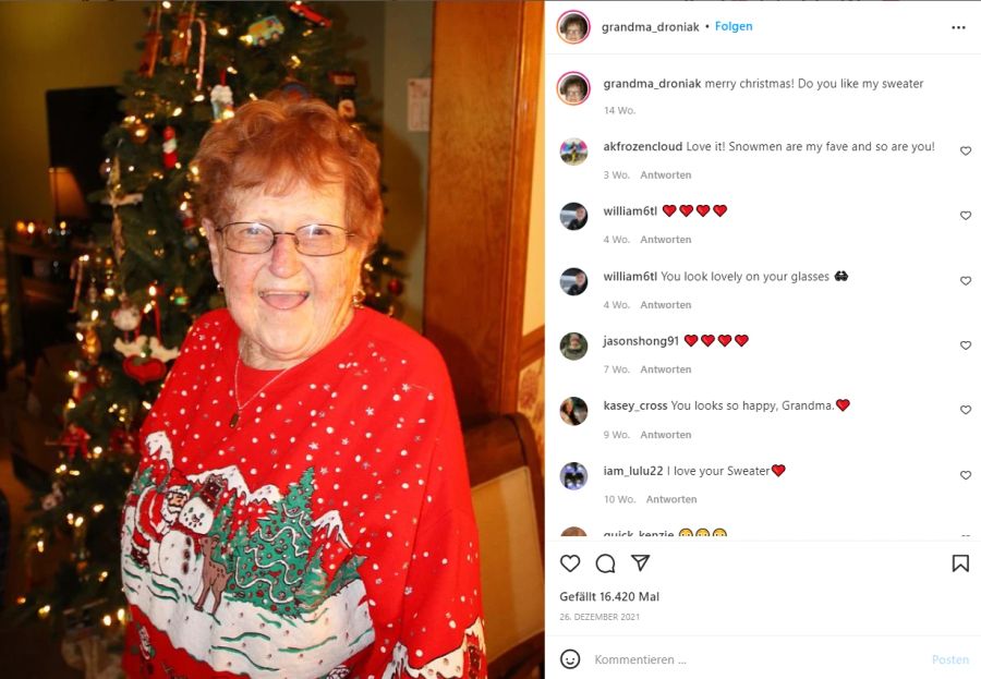 Hier wünscht die Rentnerin «Fröhliche Weihnachten» und fragt zugleich: «Mögt ihr meinen Pullover?»