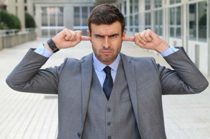 Die Wahrheit würde weh tun. Selbstwertdienliches Denken hält viele zurück. Selbstwertdienliches Denken Job Karriere