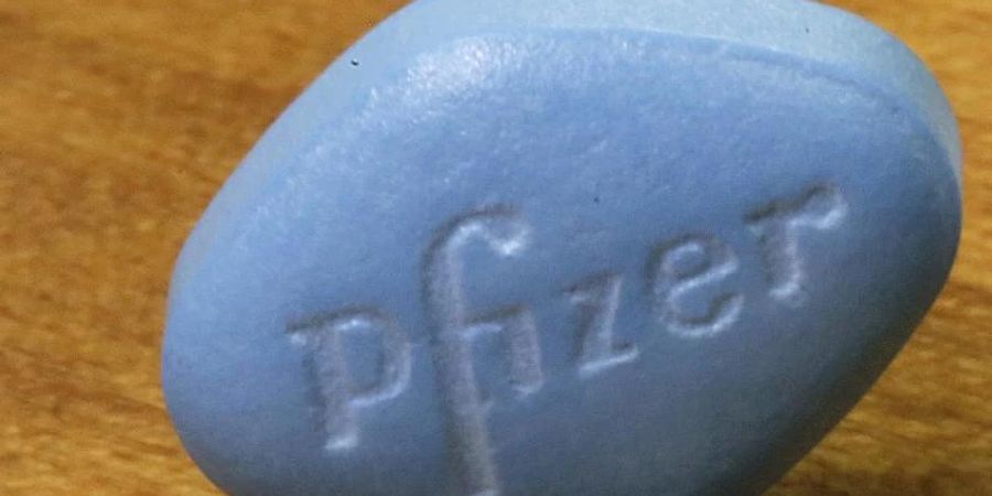 Am 25. Januar berät ein Expertengremium der Arzneimittelbehörde BfArM in Bonn über die Entlassung des Wirkstoffs Sildenafil aus der Verschreibungspflicht. Foto: Richard Drew/AP/dpa