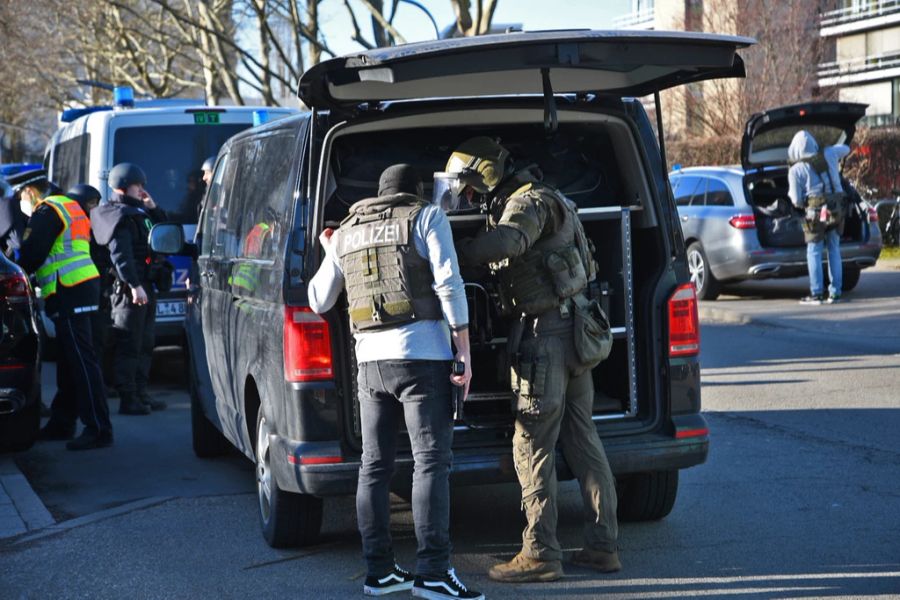 Laut der Polizei stammte der Todesschütze aus Mannheim (D) und beschaffte sich die Waffen im Ausland.