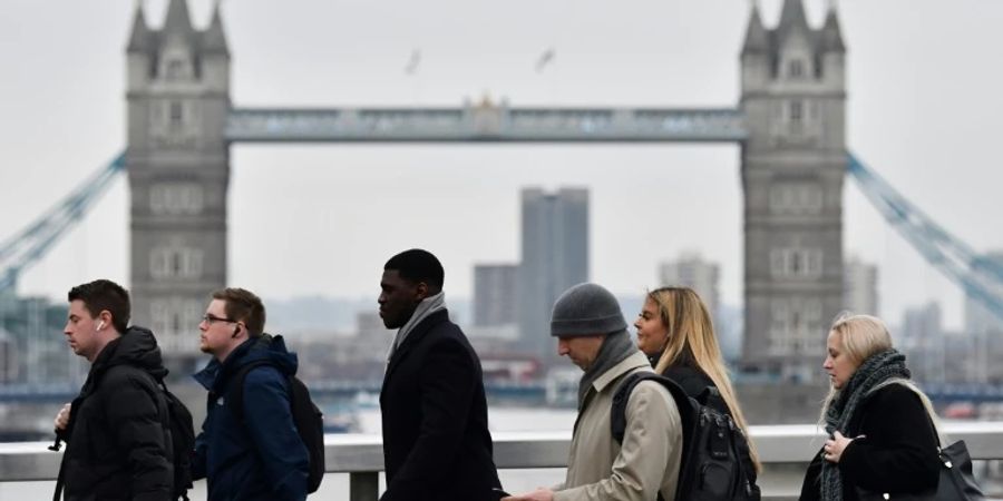 Pendler auf dem Weg zurück ins Büro