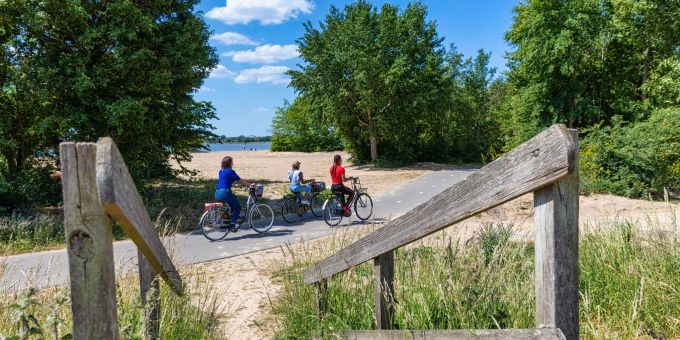 Eines der Viertel von Almere heisst «Duin» und ist eine künstlich erbaute Dünenlandschaft. Eines der Viertel von Almere heisst «Duin» und ist eine künstlich erbaute Dünenlandschaft.