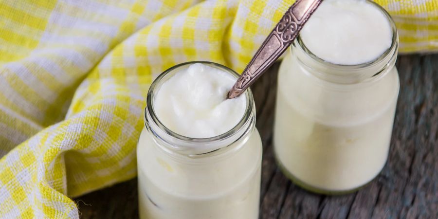 Naturjoghurt hat viele wichtige Inhaltsstoffe.