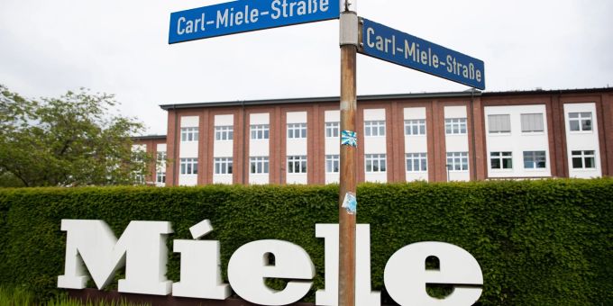 Der Hausgeräte-Hersteller Miele aus Gütersloh baut weltweit 2000 Stellen ab. Der Hausgeräte-Hersteller Miele aus Gütersloh baut weltweit 2000 Stellen ab.