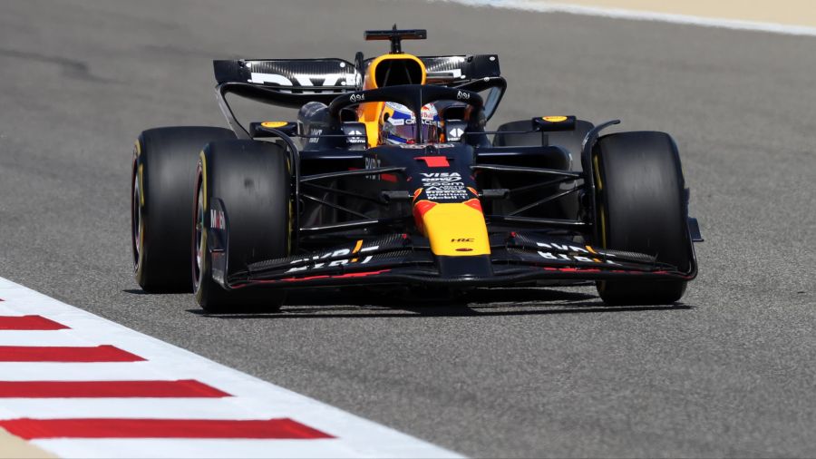 Der neue Red Bull RB20 in Bahrain.