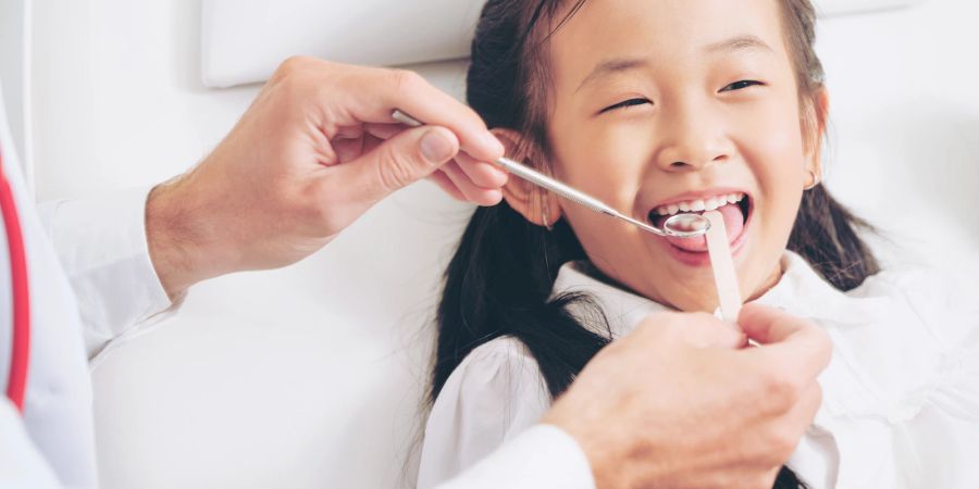 Gepflegte Milchzähne sind der Grundstein für gesunde bleibende Zähne.
