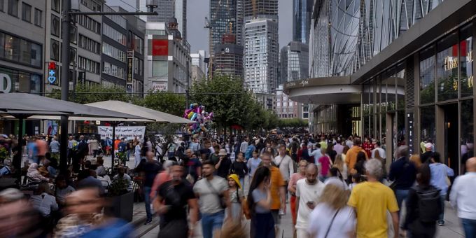 87,0 Zähler - Deutsche Wirtschaft steckt laut Experten in der Krise