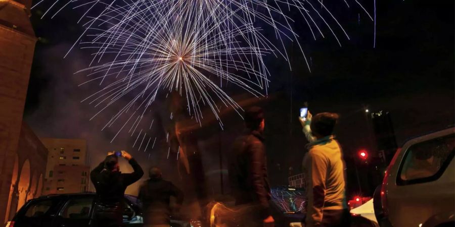 Ein Feuerwerk in Beirut, Libanon.