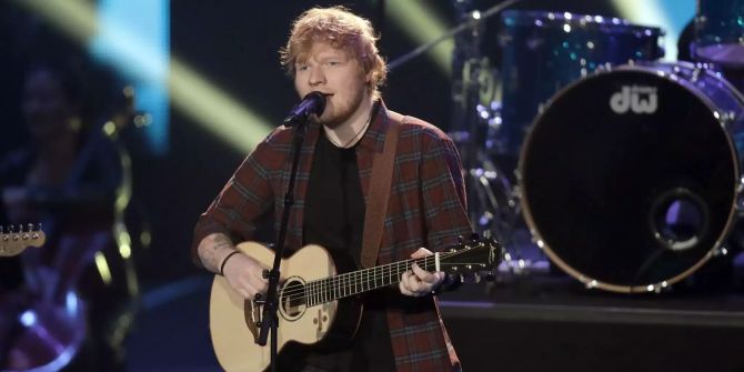 Musiker Ed Sheeran bei einem Fernsehauftritt.