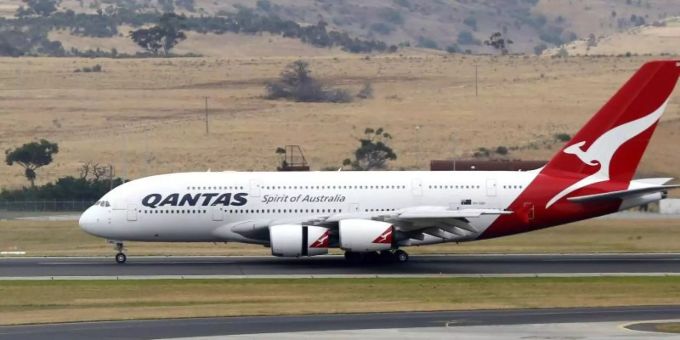 Ein Airbus A380 von Qantas (Symbolbild) Koffer