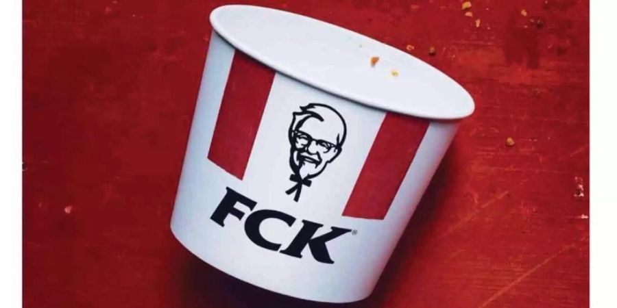 Mit den Buchstaben «FCK» will KFC die Missstände der letzten Tage ausdrücken.