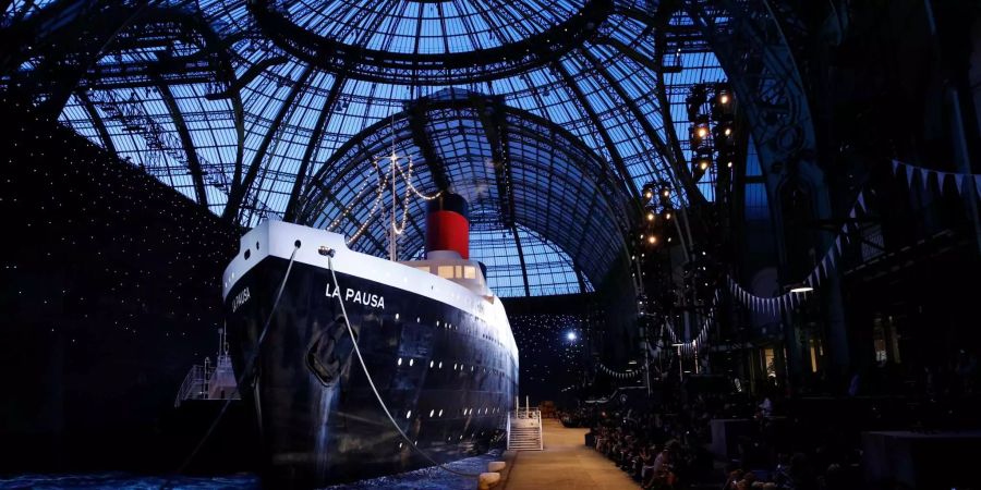 Die Modenschau Chanel Cruise in Paris mit dem Kreuzfahrtschiff «La Pausa».