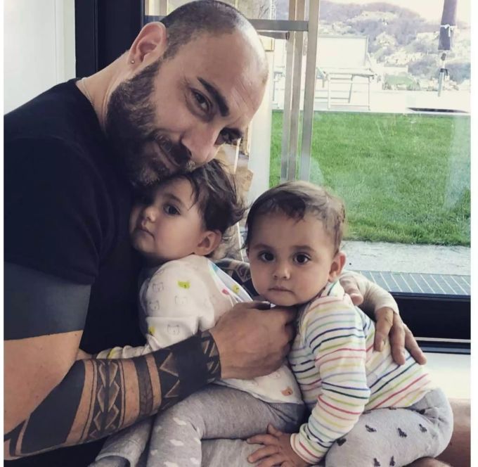 Sie wünscht sich viel Zeit für ihre Zwillinge Alissa und Zoe und Ehemann Giovanni. Sie wünscht sich viel Zeit für ihre Zwillinge Alissa und Zoe und Ehemann Giovanni.