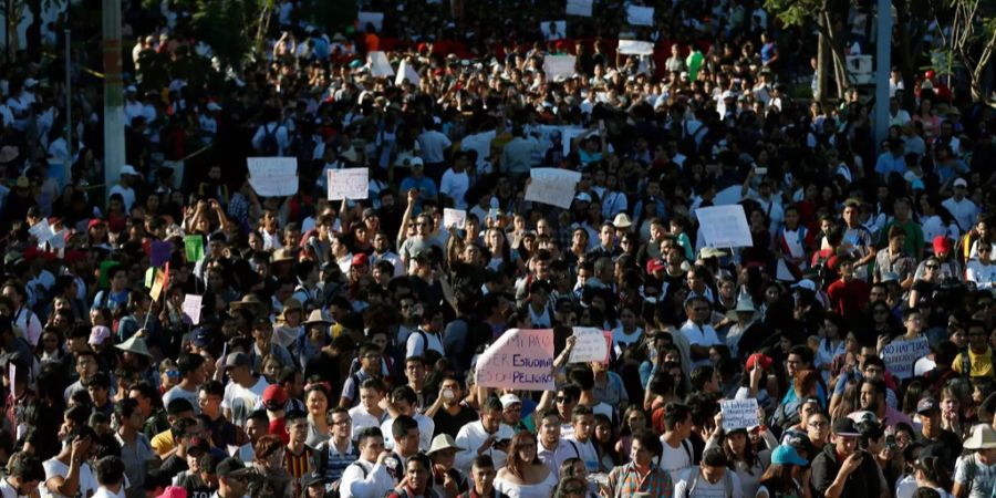 Tausende demonstrieren in Mexiko gegen die zunehmende Gewalt