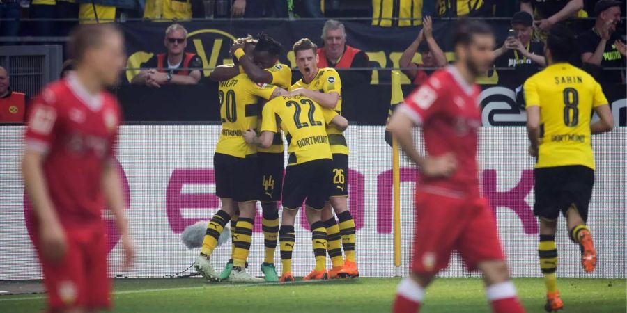 Dortmund gewinnt klar gegen Stuttgart.