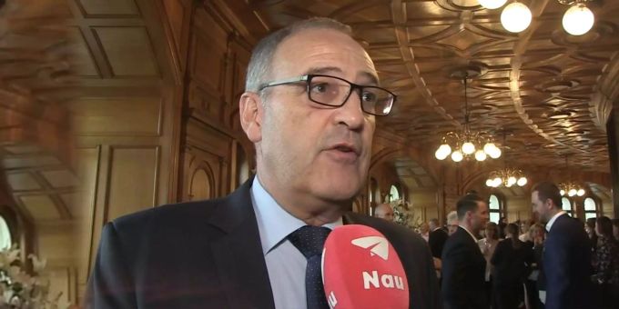 Sportminister Parmelin - Mit Olympia-Helden für das Geldspielgesetz