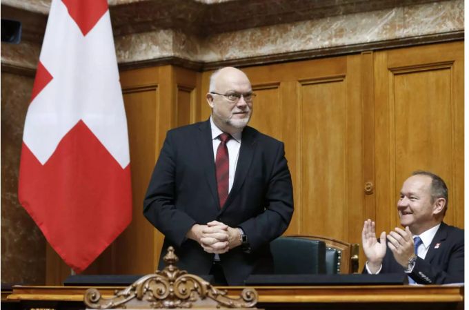 Ruedi Lustenberger bei seiner Verabschiedung im Nationalrat im September 2015 - Keystone Ruedi Lustenberger bei seiner Verabschiedung im Nationalrat im September 2015 - Keystone