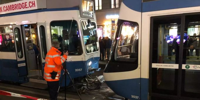 Chaos in Zürich - Zwei Trams kollidieren in der Bahnhofstrasse