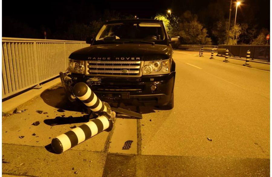 Das Fahrzeug soll bereits vor dem Unfall in auffälliger Fahrweise unterwegs gewesen sein - Kapo Basel-Landschaft