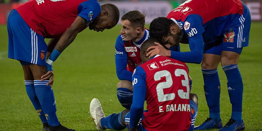 Die FCB-Spieler sind nach der Niederlage gegen YB am Boden zerstört.