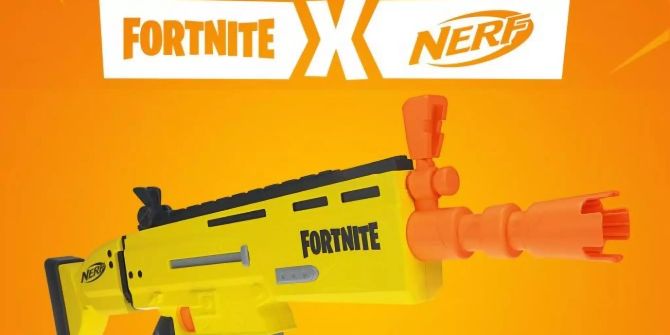 Der Nerf Fortnite AR-L Blaster wird auf gelbem Hintergrund präsentiert.